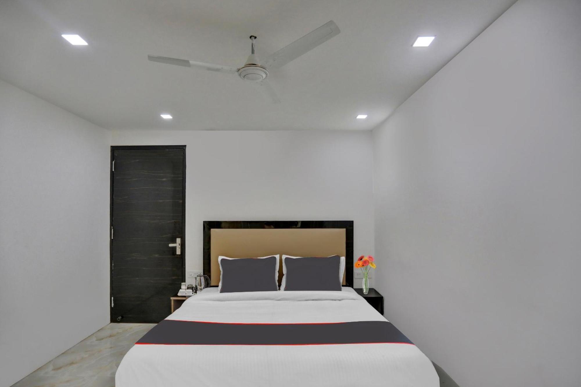 Super Townhouse The Arrow Near Lotus Temple Hotel Nova Deli Exterior foto